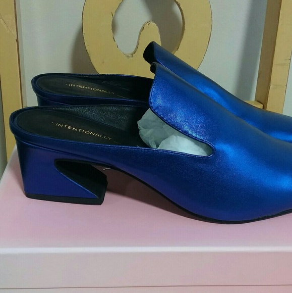 Intentionally Blank Bright Blue Mules 9 - Picture 4 of 8